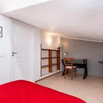 2-story, 3-bedroom Penthouse, Sauna, Free Parking *