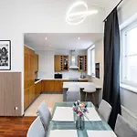 Appartement 2-story, 3-bedroom Penthouse, Sauna, Free Parking