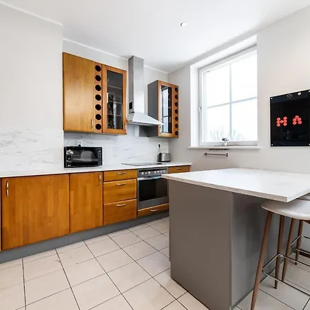 Apartmán 2-story, 3-bedroom Penthouse, Sauna, Free Parking