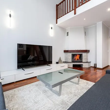 2-story, 3-bedroom Penthouse, Sauna, Free Parking