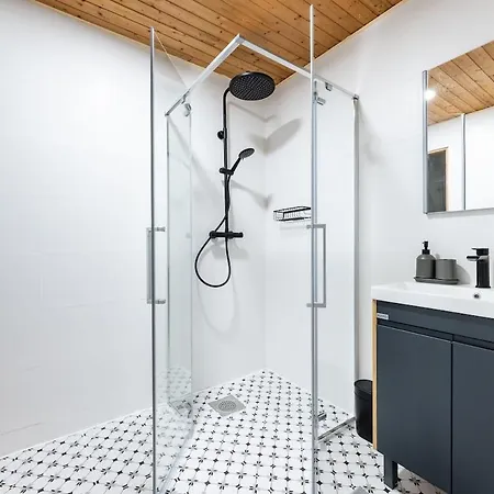 2-story, 3-bedroom Penthouse, Sauna, Free Parking Таллин