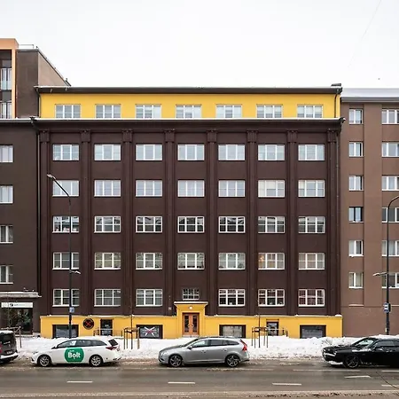 2-story, 3-bedroom Penthouse, Sauna, Free Parking Apartamento