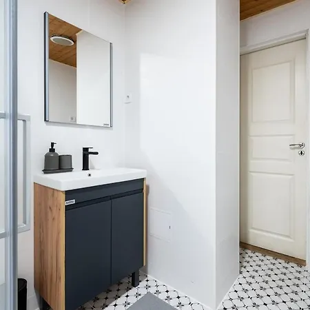 Apartment 2-story, 3-bedroom Penthouse, Sauna, Free Parking