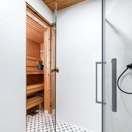 2-story, 3-bedroom Penthouse, Sauna, Free Parking Tallin