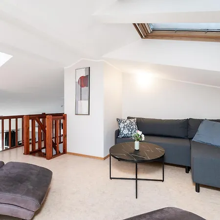2-story, 3-bedroom Penthouse, Sauna, Free Parking