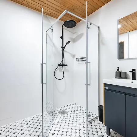 2-story, 3-bedroom Penthouse, Sauna, Free Parking Таллин