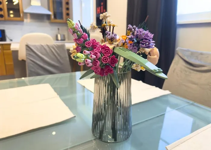 2-story, 3-bedroom Penthouse, Sauna, Free Parking