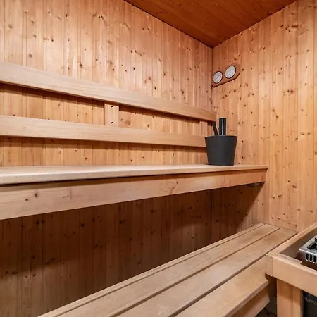 2-story, 3-bedroom Penthouse, Sauna, Free Parking * Tallin