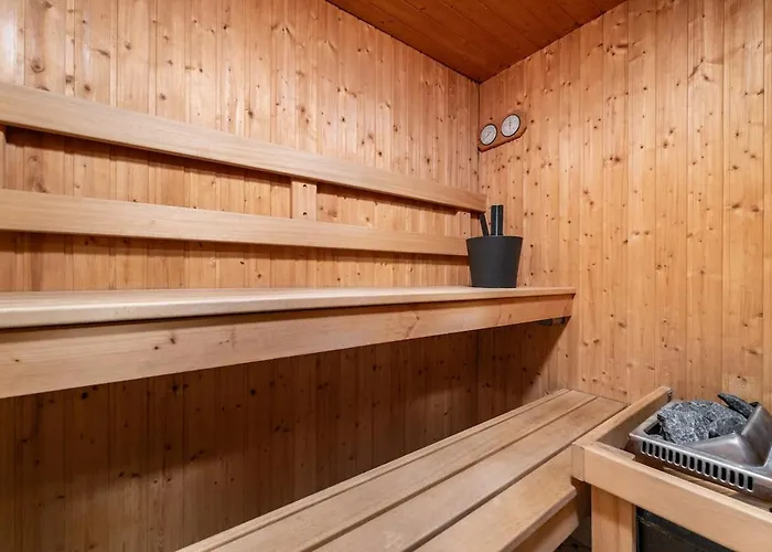 2-story, 3-bedroom Penthouse, Sauna, Free Parking * Tallin